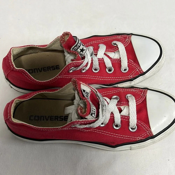 Converse Chuck Taylor All Star Classic Sneakers in Red Women’s size 6 - Picture 5 of 9